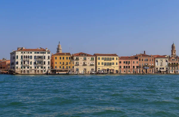 View of the embankment of the Giudecca canal in Venice — Stock Photo, Image