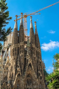 Barcelona'da Sagrada Familia Tapınağı görünümünü