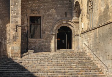 Giriş taş Barcelona Latin bölgesinde Bina