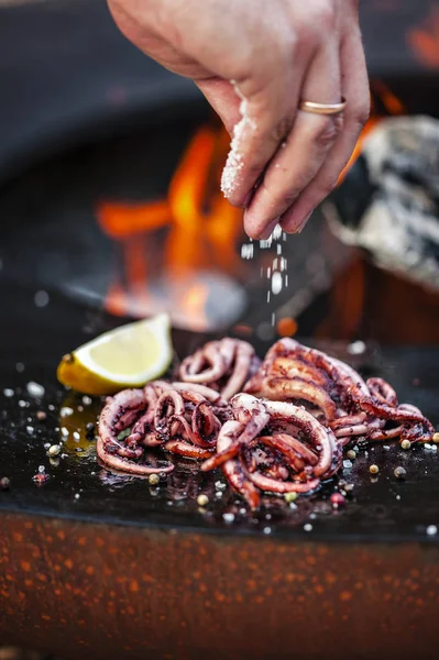 I tentacoli dei calamari alle erbe — Foto Stock