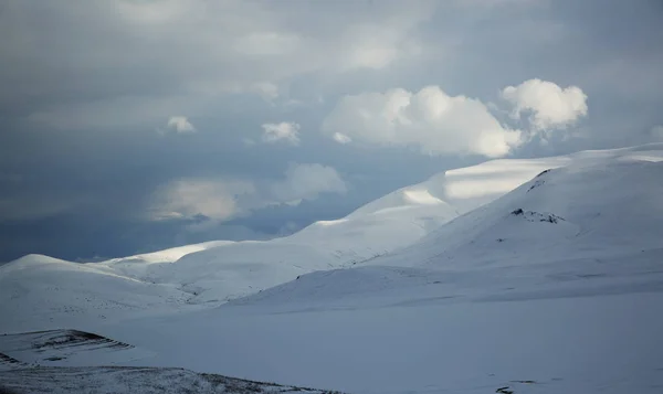 Pemandangan musim dingin, Armenia — Stok Foto