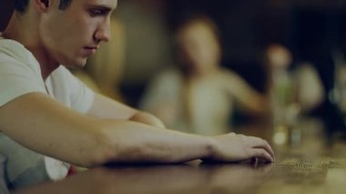 depresif dostum içinde bar