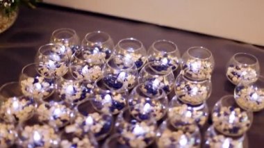 Vazo dekorasyon için taşlarla