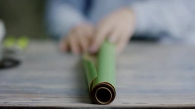 kağıt rulosunun unwrapping
