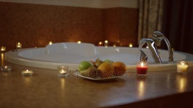 güzel kadın bacaklar banyosu için gelecek