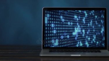 mavi renkli dijital ikili kod ile dizüstü bilgisayar