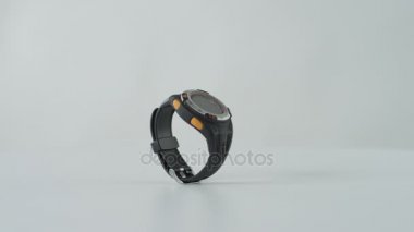 Beyaz arka plan üzerinde elektronik izle