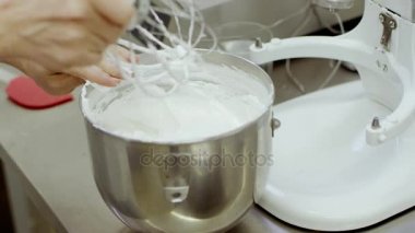 Krem şanti hazırlanması sonu