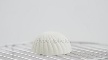 Deniz kabuğu şeklinde beyaz pasta