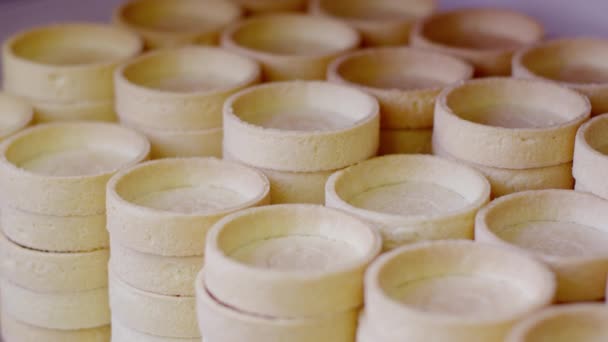 La base para las galletas se hacen de masa de pastel corto para galletas — Vídeos de Stock