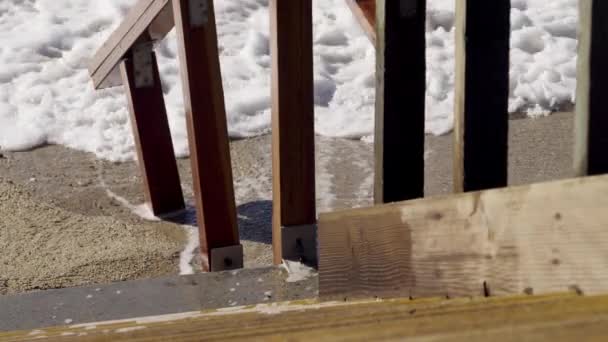 Bølgerne af havet slår mod kysten – Stock-video