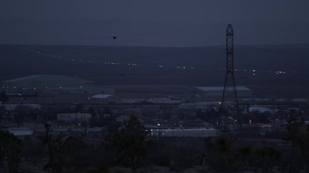 La filmación de la tranquila campiña nocturna — Vídeos de Stock