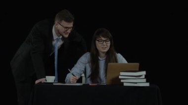 İki ortak çalışanlar iş çok iyi çıktı mutluyuz