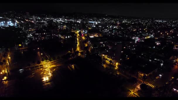 Нічні міський пейзаж з Лос-Анджелеса від за вертоліт — стокове відео