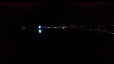 Los Angeles ve Santa Monica pier gece görünümü
