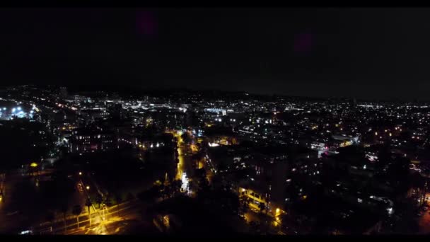 Straten van L.A. 's nachts van boven — Stockvideo