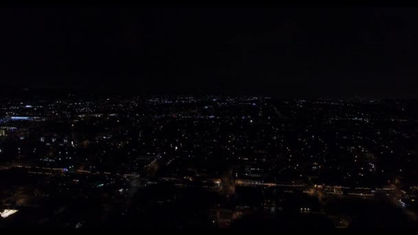 Geweldige stadsgezicht van Los Angekes bij nacht geschoten op een camera copter — Stockvideo