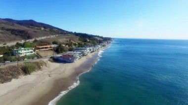 Bu küçük evler ile okyanus güzel kıyı