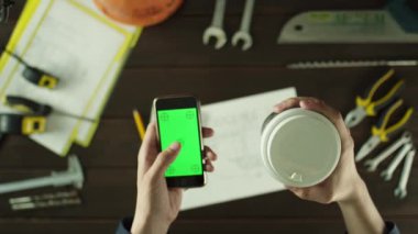 Meşgul bir adam Üstten Görünüm