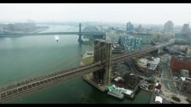 Brooklyn Köprüsü hava uçak atış ve bize bunun üzerine bayrak