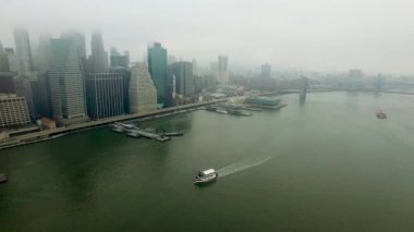 Hudson Nehri üzerinde helikopter uçuş Manhattan Adası'na