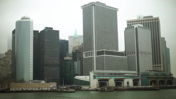 Schot van Manhattan island en gebouwen van Hudson — Stockvideo