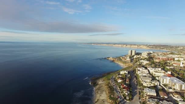 太平洋和 La Jolla 湾海滩鸟眼观 — 图库视频影像