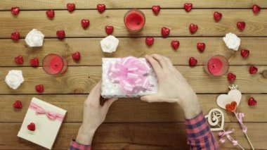 Adam alır topluca spinner oyuncak Sevgililer günü hediyesi, en iyi görünümü olarak