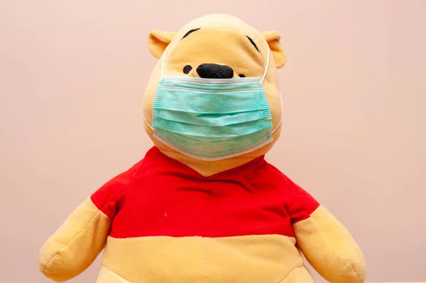 Winnie Pooh Bear Facemask — Stock Photo, Image