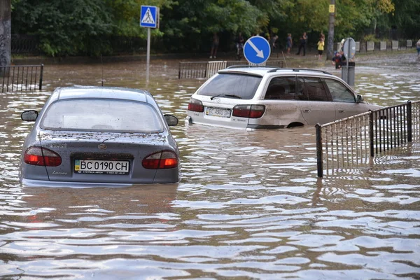 Lviv Ukraine August 2018 People Walk Floodwater Heavy Storm Downtown — Stock Photo, Image