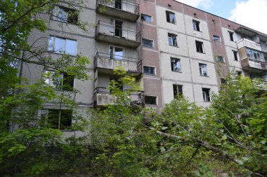 Çernobil Yasaklama Bölgesi 'nde terk edilmiş Pripyat şehri. 2019 yazı..