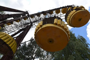 Pripyat lunaparkı, Ukrayna 'nın Pripyat şehrinde bulunan terk edilmiş bir lunaparktır. 2019 yazı..