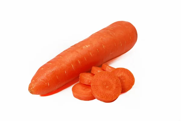 Zanahorias frescas aisladas sobre fondo blanco — Foto de Stock