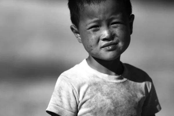 Unidentified tribal children  want education opportunity. — Stock Photo, Image