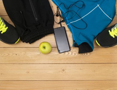 Ahşap zemin üzerinde fitness Spor aksesuarları.