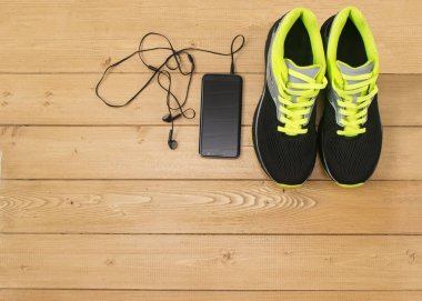 Ahşap zemin üzerinde fitness Spor aksesuarları.