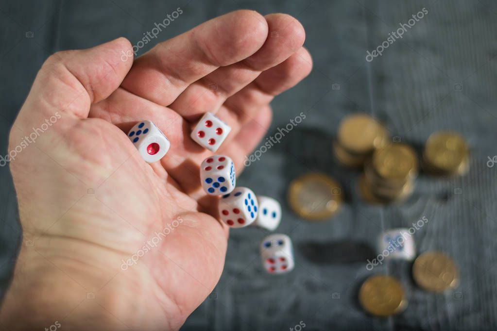 монетка кубик. кубики buy sell. монетка кубик. игральные кости по теории вероятности. Buy sell картинки.