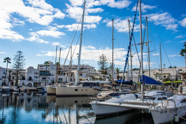 Tunus 'ta özel yatları olan liman