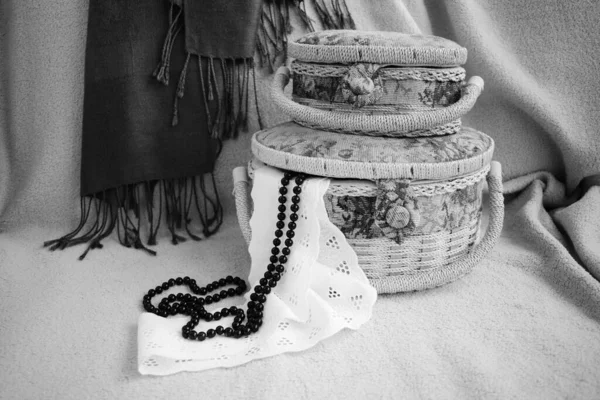 Still Life Basket Needlework Beads Black White Photo Antique Items — Stock Photo, Image
