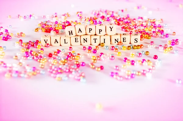 Boldog Valentin-nap szöveg gyöngyök koncepció — Stock Fotó