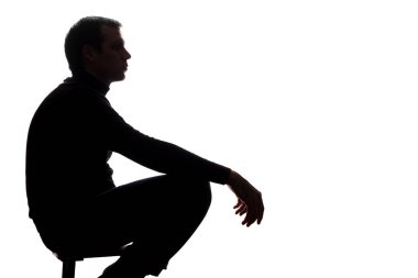 Keder ile genç adam kollarını düştü