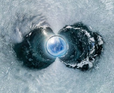 Baykal Gölü buz büyük beyaz çatlak. Küçük gezegen