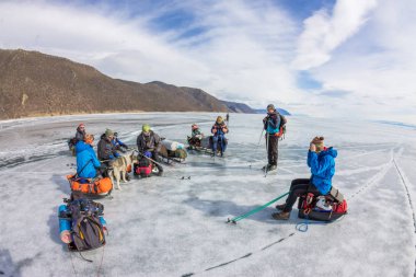 Deniz Baykal, Rusya - 24 Mart 2016: Grup turist yetişkin bir