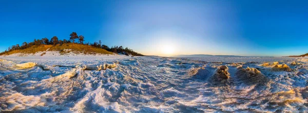 Kar sunrise dalga Olkhon kıyı üzerinde 360 Panoraması. Baykal — Stok fotoğraf