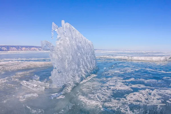 Blå is av Bajkalsjön, Olkhon Island — Stockfoto