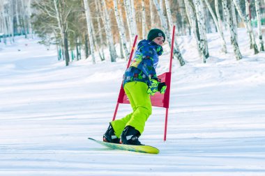 Irkutsk, Rusya - 12 Şubat 2017: Slalom rekabet snowboar