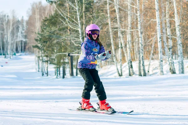 Irkutsk, Russia - 12 febbraio 2017: Slalom competizione snowboar — Foto Stock