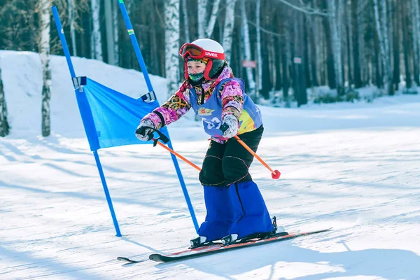 Irkutsk, Ryssland - 12 februari 2017: Slalom tävling snowboar — Stockfoto