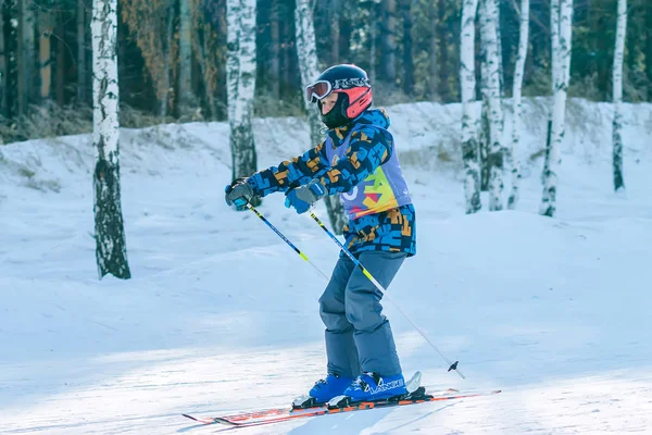 Irkuck, Rosja - 12 lutego 2017 r.: Snowboar konkurencji Slalom — Zdjęcie stockowe