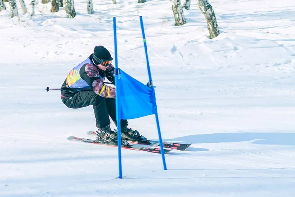 Irkoetsk, Rusland - 12 februari 2017: Slalom competitie snowboar — Stockfoto